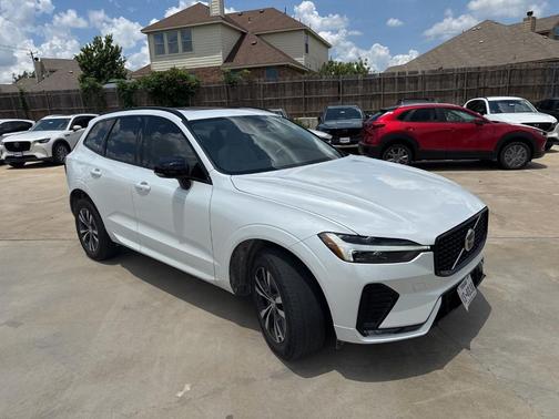 Crystal White 2024 Volvo XC60 B5 Core