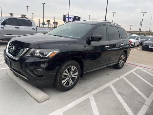 2020 Nissan Pathfinder S