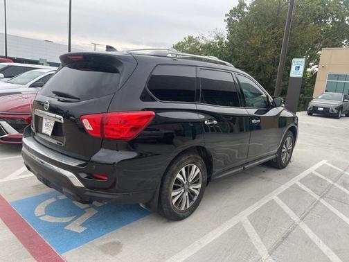2020 Nissan Pathfinder S