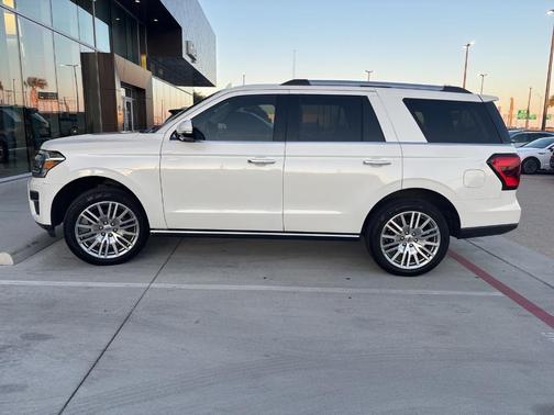 White Metallic 2024 Ford Expedition Limited