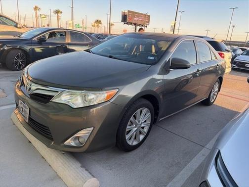 2013 Toyota Camry Hybrid XLE