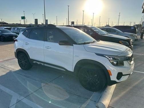 2022 Kia Seltos Nightfall