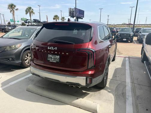 Red 2023 Kia Telluride SX