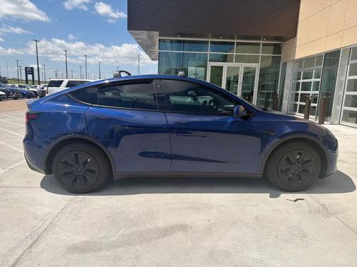 Blue 2021 Tesla Model Y Long Range