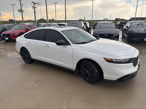 White 2025 Honda Accord SE