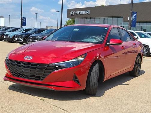 2022 Hyundai ELANTRA SEL