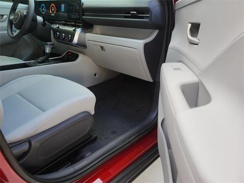 2025 Hyundai KONA SE