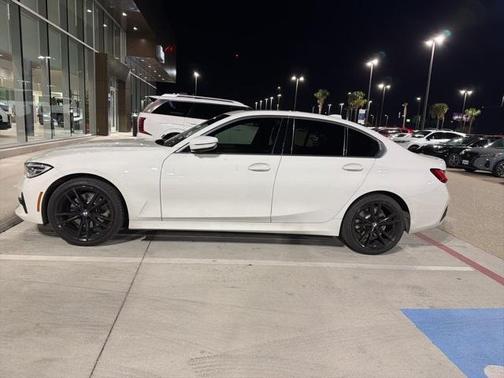 2022 BMW 330 i