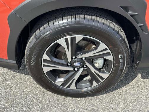 Sun Blaze Pearl 2025 Subaru Crosstrek Premium