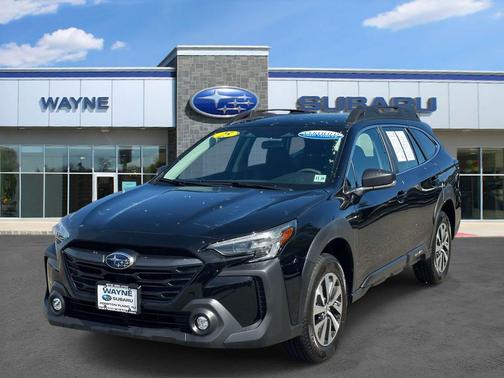 Crystal Black Silica 2025 Subaru Outback Base
