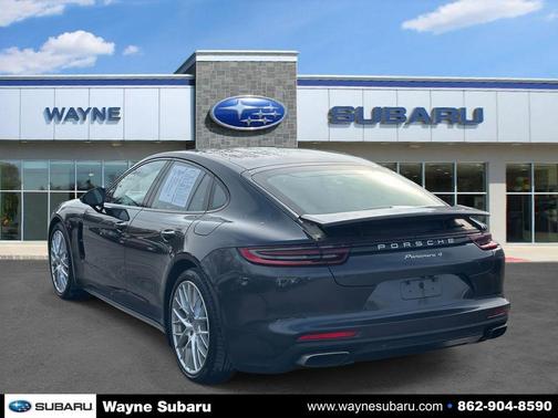 2018 Porsche Panamera 4