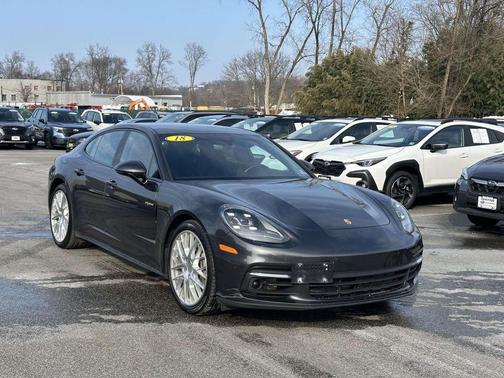 2018 Porsche Panamera 4