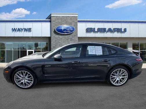 2018 Porsche Panamera 4