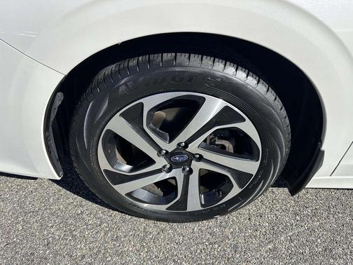 Crystal White Pearl 2022 Subaru Legacy