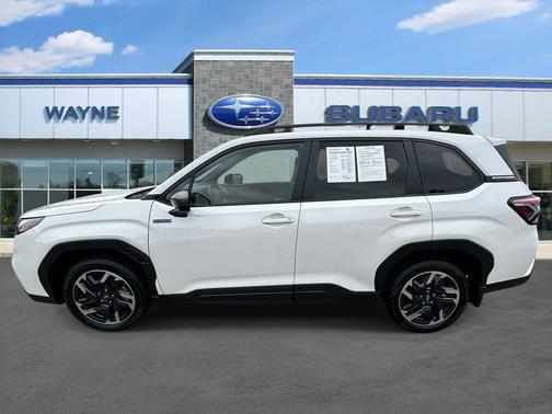 Crystal White Pearl 2025 Subaru Forester Premium Hybrid