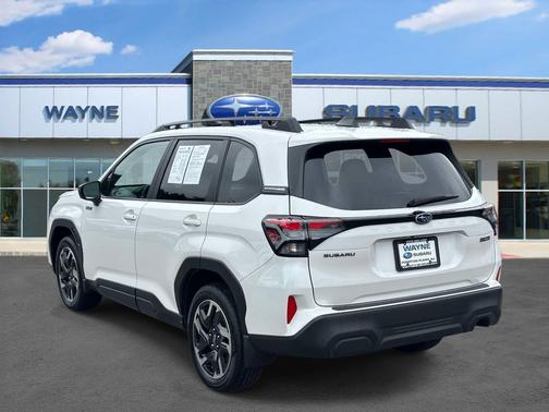 Crystal White Pearl 2025 Subaru Forester Premium Hybrid