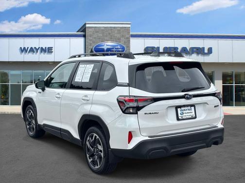 Crystal White Pearl 2025 Subaru Forester Premium Hybrid