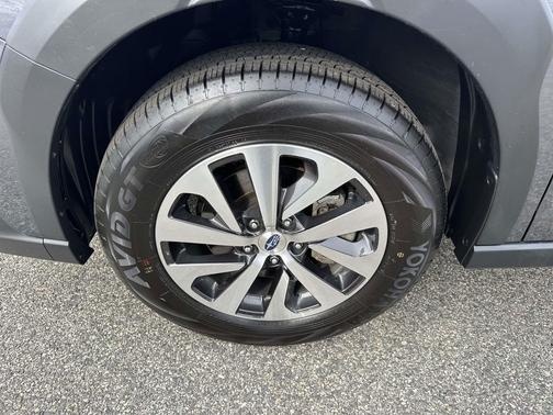 Magnetite Gray Metallic 2025 Subaru Outback Premium