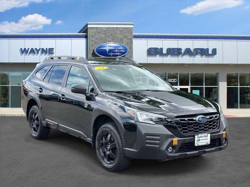 Crystal Black Silica 2023 Subaru Outback Wilderness