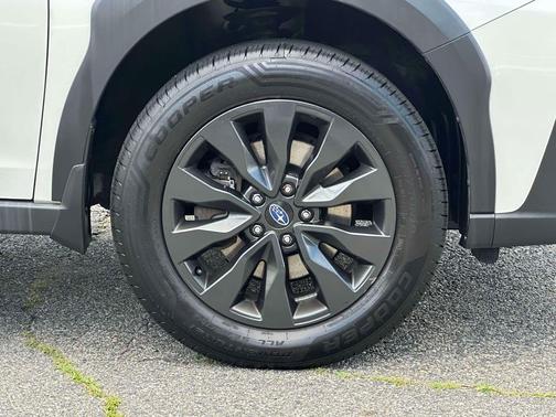 Crystal White Pearl 2023 Subaru Outback Onyx Edition