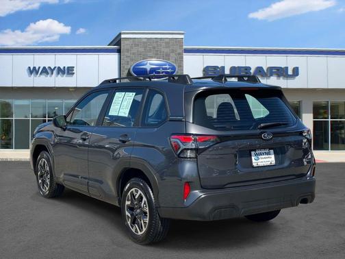 Magnetite Gray 2025 Subaru Forester Base