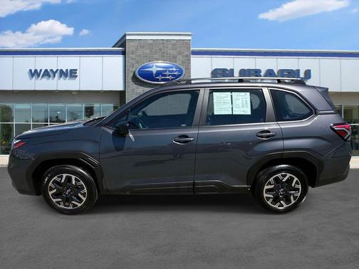 Magnetite Gray 2025 Subaru Forester Base
