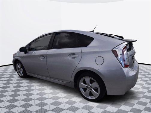 Photo 3 of 20 of 2014 Toyota Prius Five