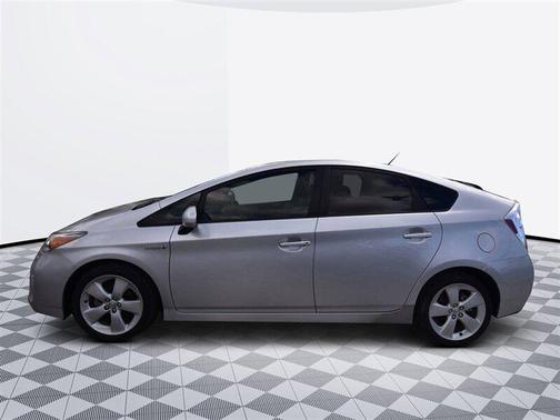 Photo 2 of 20 of 2014 Toyota Prius Five