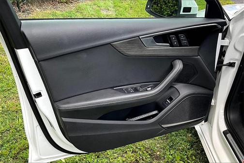 2024 Audi A4 45 S line Premium Plus