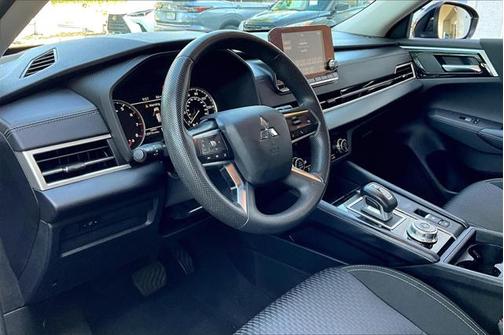 2023 Mitsubishi Outlander ES 2.5 2WD