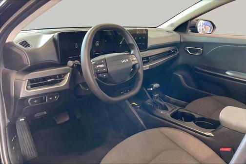 Aurora Black Pearl 2025 Kia K4 LXS