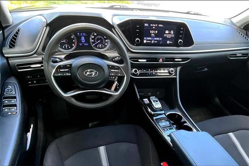 2023 Hyundai SONATA SE