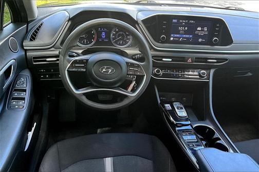 2023 Hyundai SONATA SE