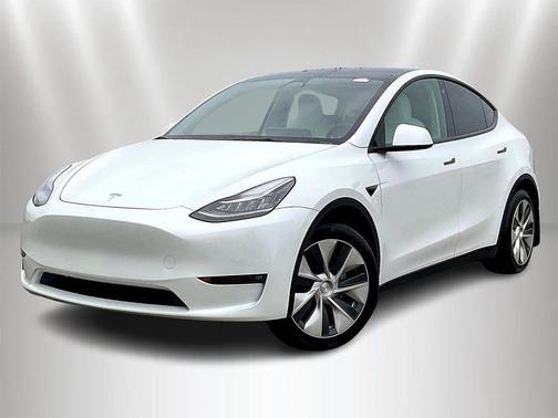 Pearl White Multi-Coat 2022 Tesla Model Y Long Range Dual Motor All-Wheel Drive