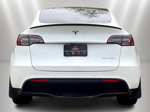 Pearl White Multi-Coat 2022 Tesla Model Y Long Range Dual Motor All-Wheel Drive