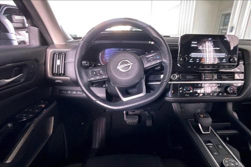 Super Black 2022 Nissan Pathfinder Platinum 4WD