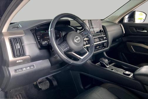 Super Black 2022 Nissan Pathfinder Platinum 4WD