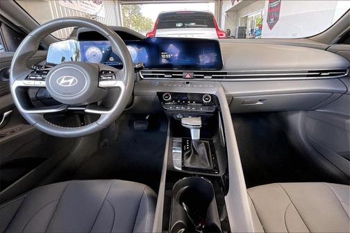 2025 Hyundai ELANTRA SEL