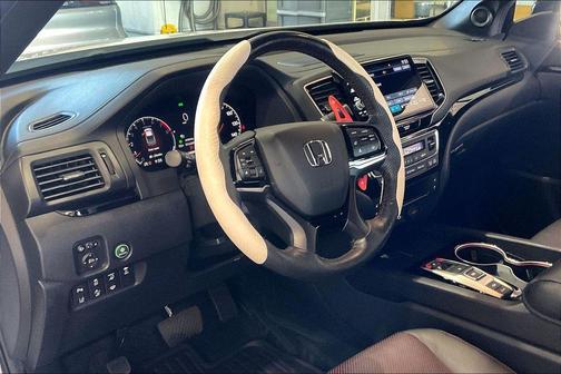 Platinum White Pearl 2025 Honda Ridgeline Black