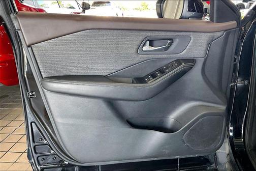 Super Black 2021 Nissan Rogue SV