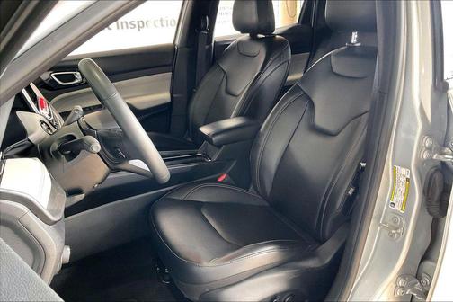 Silver Zynith Metallic Clearcoat 2025 Jeep Compass Limited