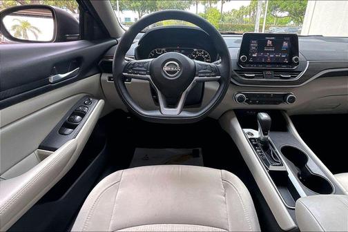 Super Black 2025 Nissan Altima 2.5 SV