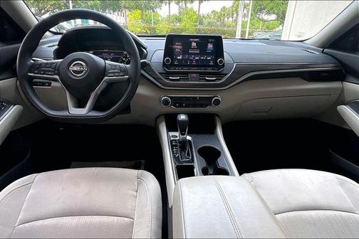 Super Black 2025 Nissan Altima 2.5 SV