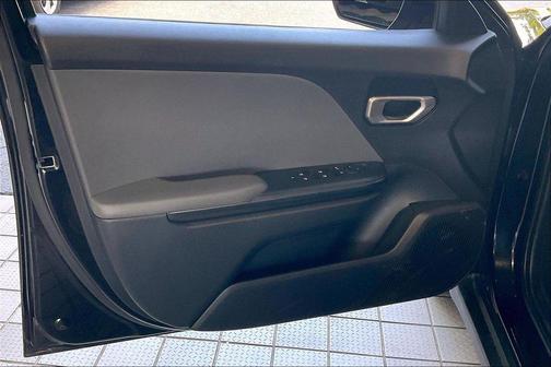 Aurora Black Pearl 2025 Kia K4 LXS