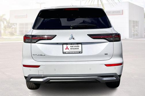 White Diamond 2026 Mitsubishi Outlander SE 1.5T S-AWC