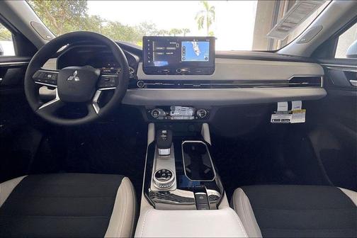 White Diamond 2026 Mitsubishi Outlander SE 1.5T S-AWC