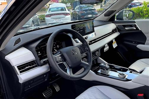 2025 Mitsubishi Outlander PLATINUM EDITION 2.5 S-AWC