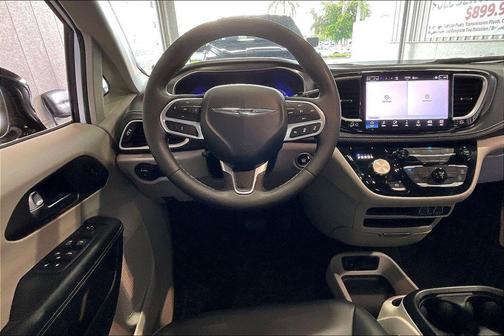 Bright White Clearcoat 2024 Chrysler Pacifica Hybrid Select