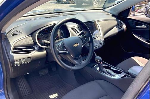 2023 Chevrolet Malibu FWD RS