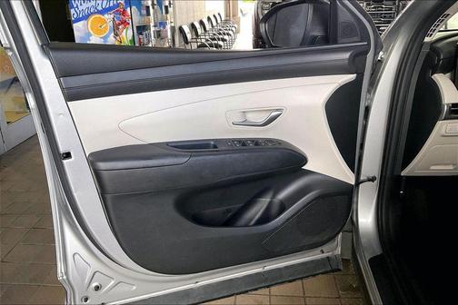 Shimmering Silver 2025 Hyundai TUCSON SEL